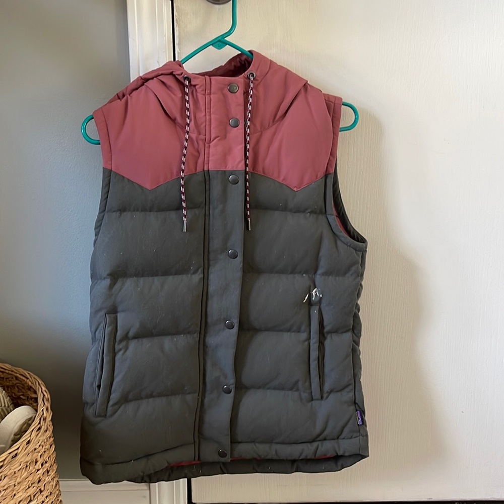 Patagonia women’s vest **caution paint stains**